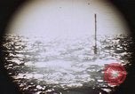 Image objets flottants Océan Pacifique, 1945, de la seconde 18 séquences d'archives historiques vidéo 65675075927