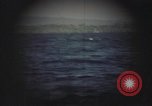 Image objets flottants Océan Pacifique, 1945, de la seconde 26 séquences d'archives historiques vidéo 65675075927