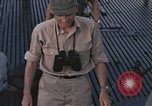 Standbild Evakuierung von Verletzten Pazifik, 1945, aus Sekunde 14 historischem Filmmaterial Videoclip 65675075988