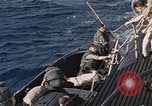 Standbild Evakuierung von Verletzten Pazifik, 1945, aus Sekunde 37 historischem Filmmaterial Videoclip 65675075988