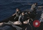 Standbild Evakuierung von Verletzten Pazifik, 1945, aus Sekunde 39 historischem Filmmaterial Videoclip 65675075988