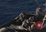 Standbild Evakuierung von Verletzten Pazifik, 1945, aus Sekunde 42 historischem Filmmaterial Videoclip 65675075988