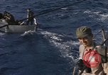 Standbild Evakuierung von Verletzten Pazifik, 1945, aus Sekunde 48 historischem Filmmaterial Videoclip 65675075988
