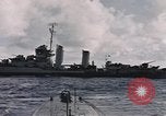 Standbild Evakuierung von Verletzten Pazifik, 1945, aus Sekunde 54 historischem Filmmaterial Videoclip 65675075988