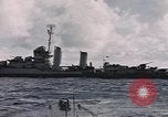 Standbild Evakuierung von Verletzten Pazifik, 1945, aus Sekunde 55 historischem Filmmaterial Videoclip 65675075988
