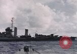 Standbild Evakuierung von Verletzten Pazifik, 1945, aus Sekunde 59 historischem Filmmaterial Videoclip 65675075988