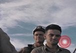 Standbild Evakuierung von Verletzten Pazifik, 1945, aus Sekunde 61 historischem Filmmaterial Videoclip 65675075988