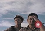 Standbild Evakuierung von Verletzten Pazifik, 1945, aus Sekunde 62 historischem Filmmaterial Videoclip 65675075988