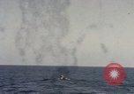 Image sous-marin américain Océan Pacifique, 1945, de la seconde 29 séquences d'archives historiques vidéo 65675075998