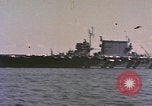 Standbild USS Saratoga Pearl Harbor Hawaii USA, 1945, aus Sekunde 5 historischem Filmmaterial Videoclip 65675076018