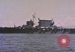 Standbild USS Saratoga Pearl Harbor Hawaii USA, 1945, aus Sekunde 7 historischem Filmmaterial Videoclip 65675076018