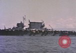 Standbild USS Saratoga Pearl Harbor Hawaii USA, 1945, aus Sekunde 9 historischem Filmmaterial Videoclip 65675076018