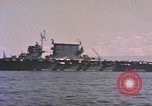 Standbild USS Saratoga Pearl Harbor Hawaii USA, 1945, aus Sekunde 10 historischem Filmmaterial Videoclip 65675076018