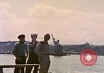 Standbild USS Saratoga Pearl Harbor Hawaii USA, 1945, aus Sekunde 30 historischem Filmmaterial Videoclip 65675076018