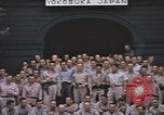 Immagine di US Naval ufficiali pongono a Yokosuka base sottomarina Yokosuka iJapan, 1945, secondo 34 filmato di repertorio 65675076033