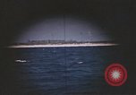 Standbild Blick durch das amerikanische U-Boot-Periskop Midway Island, 1942, aus Sekunde 4 historischem Filmmaterial Videoclip 65675076036
