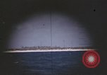 Standbild Blick durch das amerikanische U-Boot-Periskop Midway Island, 1942, aus Sekunde 5 historischem Filmmaterial Videoclip 65675076036