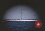 Standbild Blick durch das amerikanische U-Boot-Periskop Midway Island, 1942, aus Sekunde 9 historischem Filmmaterial Videoclip 65675076036