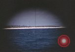 Standbild Blick durch das amerikanische U-Boot-Periskop Midway Island, 1942, aus Sekunde 12 historischem Filmmaterial Videoclip 65675076036