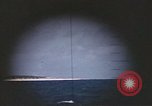 Standbild Blick durch das amerikanische U-Boot-Periskop Midway Island, 1942, aus Sekunde 16 historischem Filmmaterial Videoclip 65675076036