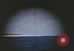 Standbild Blick durch das amerikanische U-Boot-Periskop Midway Island, 1942, aus Sekunde 24 historischem Filmmaterial Videoclip 65675076036
