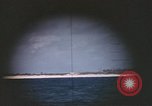 Standbild Blick durch das amerikanische U-Boot-Periskop Midway Island, 1942, aus Sekunde 34 historischem Filmmaterial Videoclip 65675076036