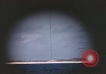 Standbild Blick durch das amerikanische U-Boot-Periskop Midway Island, 1942, aus Sekunde 42 historischem Filmmaterial Videoclip 65675076036