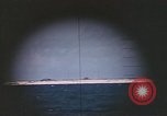 Standbild Blick durch das amerikanische U-Boot-Periskop Midway Island, 1942, aus Sekunde 47 historischem Filmmaterial Videoclip 65675076036