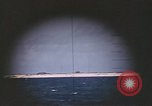 Standbild Blick durch das amerikanische U-Boot-Periskop Midway Island, 1942, aus Sekunde 54 historischem Filmmaterial Videoclip 65675076036