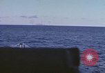 Standbild United States U-Boot unterwegs auf der Oberfläche Pazifik, 1942, aus Sekunde 7 historischem Filmmaterial Videoclip 65675076038