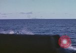 Standbild United States U-Boot unterwegs auf der Oberfläche Pazifik, 1942, aus Sekunde 10 historischem Filmmaterial Videoclip 65675076038