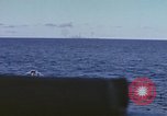 Standbild United States U-Boot unterwegs auf der Oberfläche Pazifik, 1942, aus Sekunde 14 historischem Filmmaterial Videoclip 65675076038