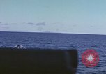 Standbild United States U-Boot unterwegs auf der Oberfläche Pazifik, 1942, aus Sekunde 18 historischem Filmmaterial Videoclip 65675076038