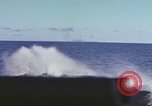Standbild United States U-Boot unterwegs auf der Oberfläche Pazifik, 1942, aus Sekunde 21 historischem Filmmaterial Videoclip 65675076038