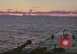Standbild United States U-Boot unterwegs auf der Oberfläche Pazifik, 1942, aus Sekunde 23 historischem Filmmaterial Videoclip 65675076038
