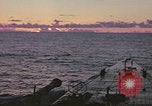 Standbild United States U-Boot unterwegs auf der Oberfläche Pazifik, 1942, aus Sekunde 24 historischem Filmmaterial Videoclip 65675076038