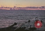 Standbild United States U-Boot unterwegs auf der Oberfläche Pazifik, 1942, aus Sekunde 25 historischem Filmmaterial Videoclip 65675076038