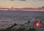 Standbild United States U-Boot unterwegs auf der Oberfläche Pazifik, 1942, aus Sekunde 27 historischem Filmmaterial Videoclip 65675076038