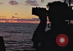 Standbild United States U-Boot unterwegs auf der Oberfläche Pazifik, 1942, aus Sekunde 35 historischem Filmmaterial Videoclip 65675076038