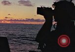Standbild United States U-Boot unterwegs auf der Oberfläche Pazifik, 1942, aus Sekunde 43 historischem Filmmaterial Videoclip 65675076038
