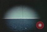 Standbild periscope Blick vom amerikanischen U-Boot Midway Island, 1942, aus Sekunde 14 historischem Filmmaterial Videoclip 65675076040