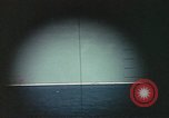 Standbild periscope Blick vom amerikanischen U-Boot Midway Island, 1942, aus Sekunde 15 historischem Filmmaterial Videoclip 65675076040