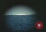 Standbild periscope Blick vom amerikanischen U-Boot Midway Island, 1942, aus Sekunde 18 historischem Filmmaterial Videoclip 65675076040