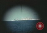 Standbild periscope Blick vom amerikanischen U-Boot Midway Island, 1942, aus Sekunde 19 historischem Filmmaterial Videoclip 65675076040