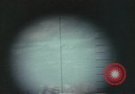 Standbild periscope Blick vom amerikanischen U-Boot Midway Island, 1942, aus Sekunde 25 historischem Filmmaterial Videoclip 65675076040