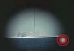 Standbild periscope Blick vom amerikanischen U-Boot Midway Island, 1942, aus Sekunde 27 historischem Filmmaterial Videoclip 65675076040