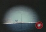 Standbild periscope Blick vom amerikanischen U-Boot Midway Island, 1942, aus Sekunde 38 historischem Filmmaterial Videoclip 65675076040