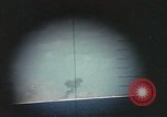 Standbild periscope Blick vom amerikanischen U-Boot Midway Island, 1942, aus Sekunde 46 historischem Filmmaterial Videoclip 65675076040