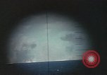 Standbild periscope Blick vom amerikanischen U-Boot Midway Island, 1942, aus Sekunde 53 historischem Filmmaterial Videoclip 65675076040