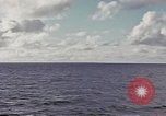 Standbild United States U-Boot unterwegs auf der Oberfläche Pazifik, 1942, aus Sekunde 10 historischem Filmmaterial Videoclip 65675076041